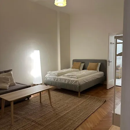 Somogyi Apartment With Balcony Budapest Exterior photo