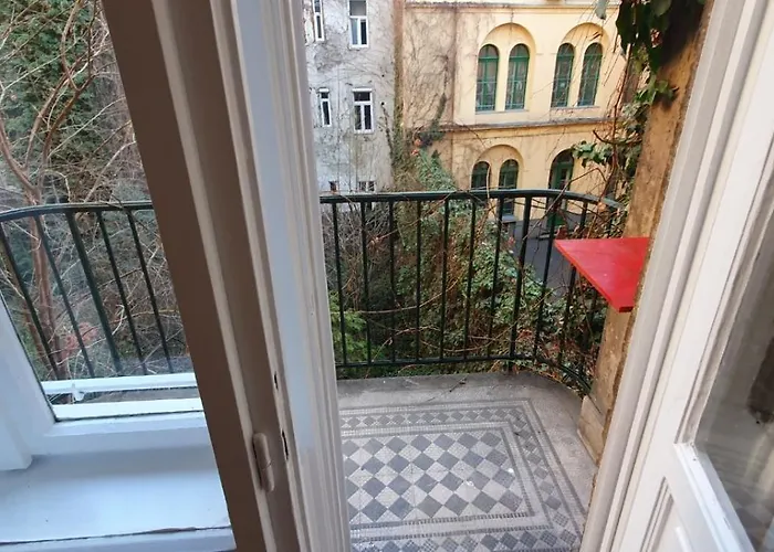 Somogyi Apartment With Balcony