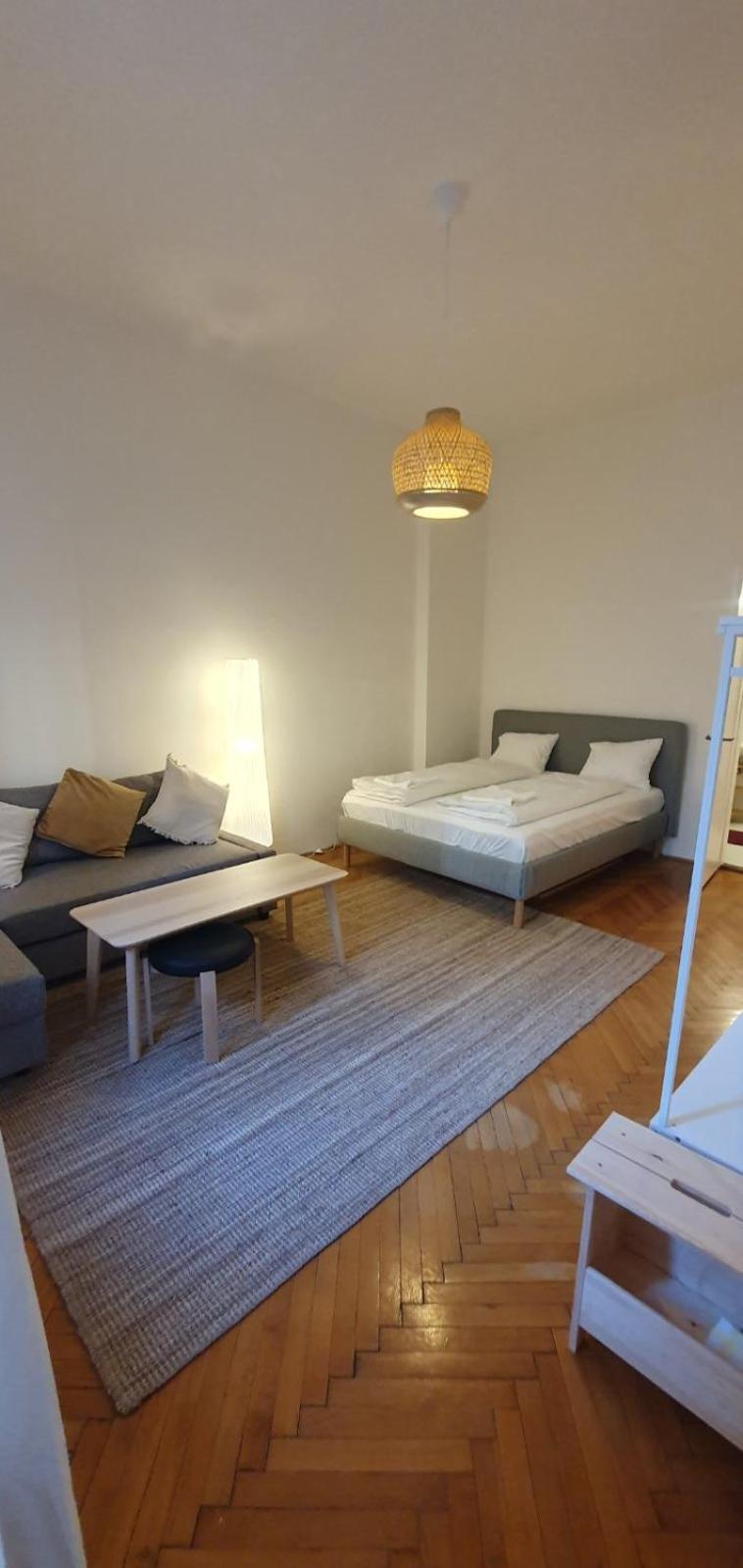 Somogyi With Balcony Apartment