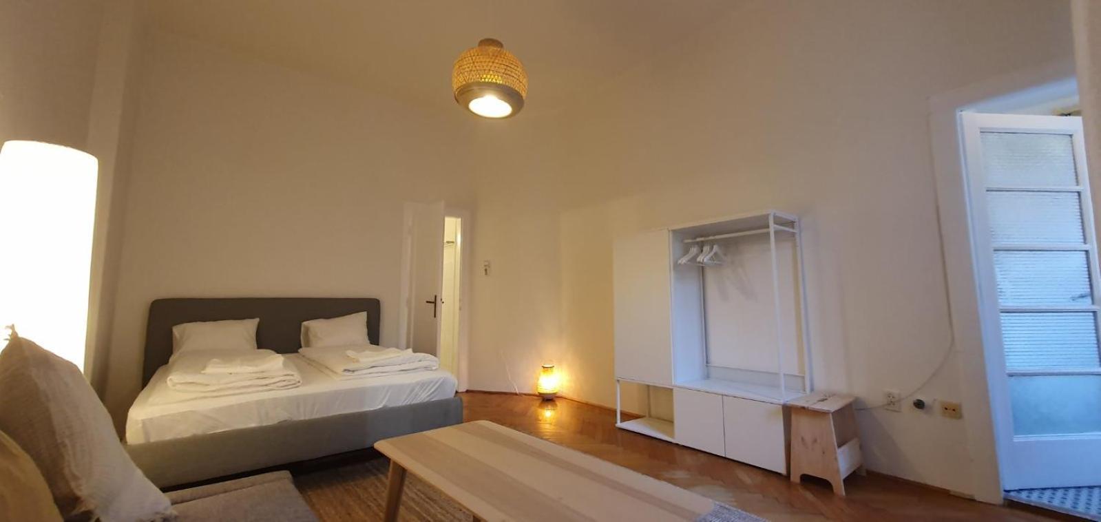 Apartment Somogyi With Balcony Budapest