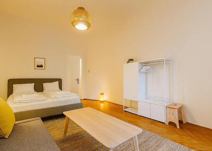 Somogyi Apartment With Balcony